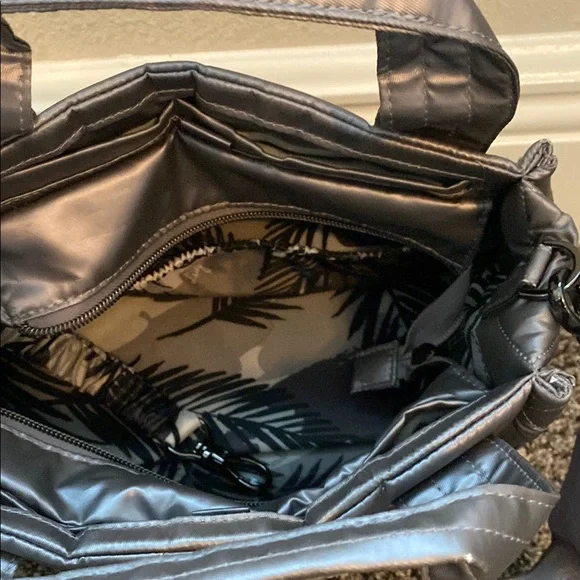 Lug Quilted Handbag -Jitterbug-           Color- Metallic Pearl - Picture 3 of 5